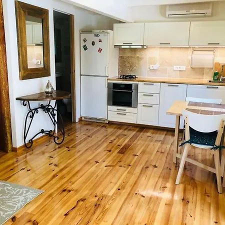 Les Crins De La Renardiere Apartment Villeveyrac